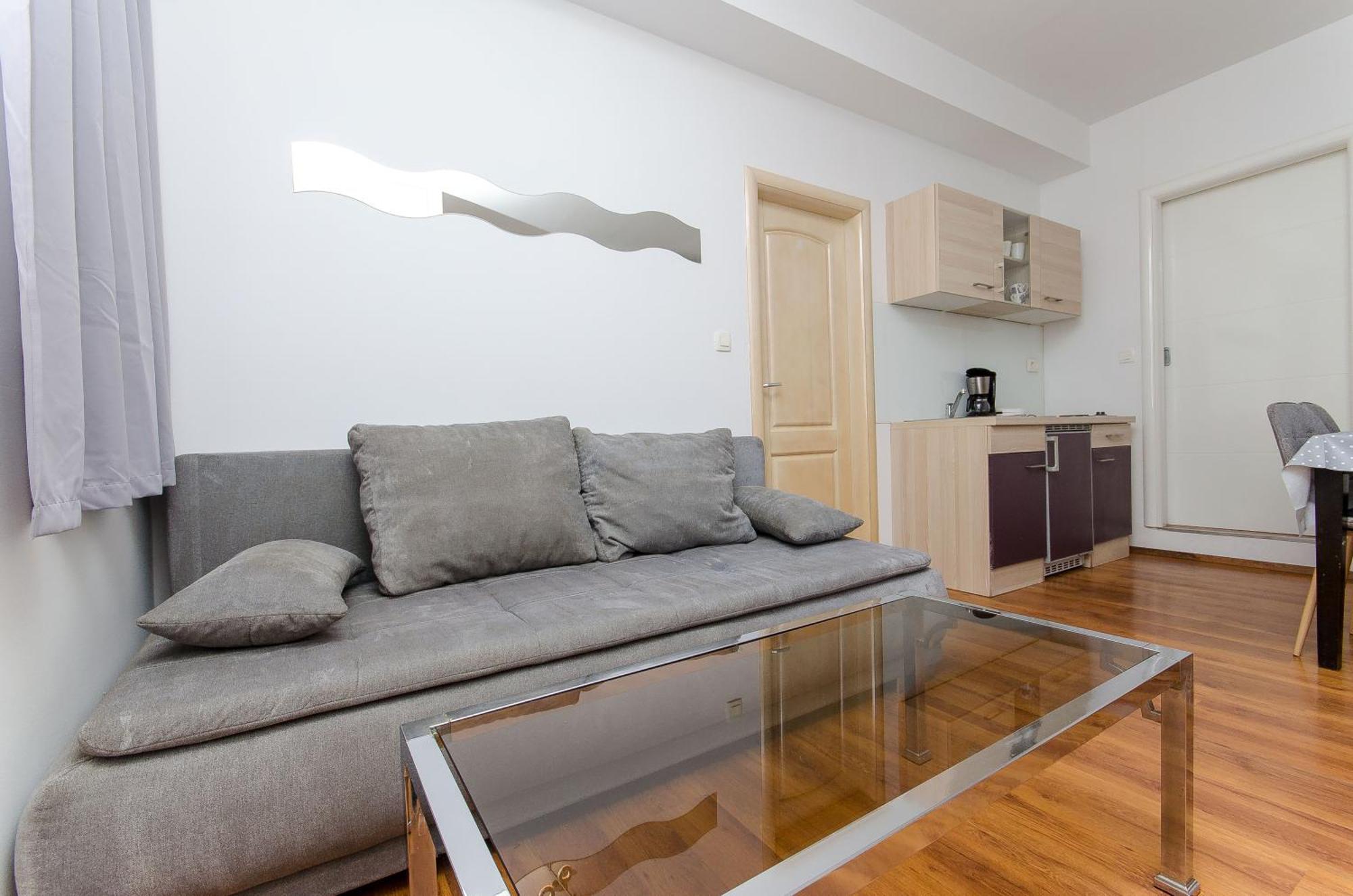 Beaches & Park Marjan Apartmán